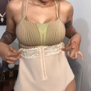 String Gainant Taille Haute Shapewear Beige