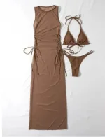bikini stylé et robe de plage