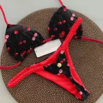 modèle de bikini 2 pièces